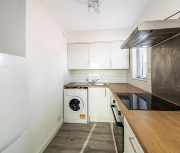 Studio to rent - Photo 6