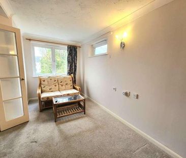 Hart Dene Court, Bagshot, GU19 - Photo 4