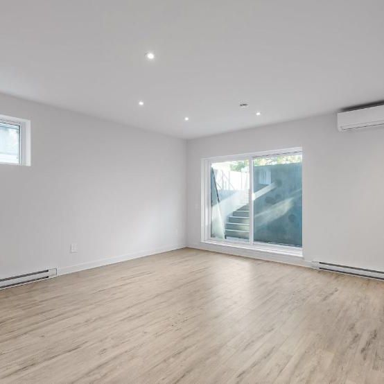 Nouveau 5 1/2 à louer — à deux pas du R.E.M. Deux-Montagnes! - Photo 1