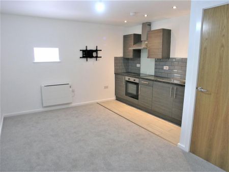 2 bedroom ground floor flat to rent - Photo 4