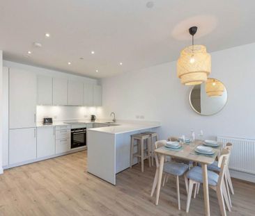 2 bedroom flat to rent - Photo 2