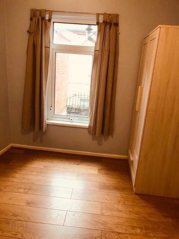 6 Cavendish Street, Belfast, BT12 7AU - Photo 5
