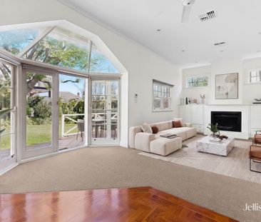 Character-Filled Four Bedroom Family Home in Prime Kew Location - Photo 1