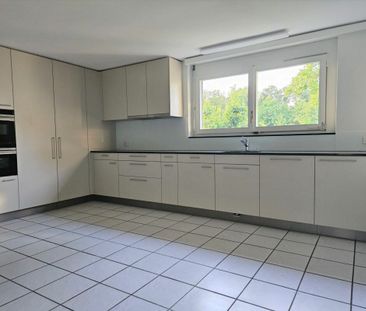 Freistehendes 5.5-Zimmer-Einfamilienhaus mit Nebenräumen à 35 m2 un... - Photo 4