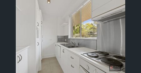 Sunny apartment with parking - Photo 3