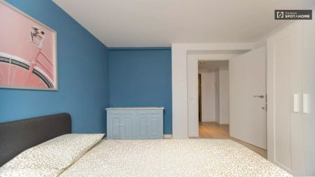 Double bed in Rooms for rent in a 5-Bedrooms apartment in El Cabanyal, Valencia! - Foto 5