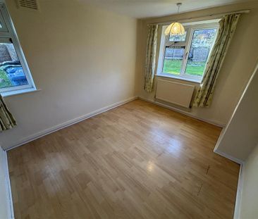 2 bedroom ground floor flat to rent - Photo 4