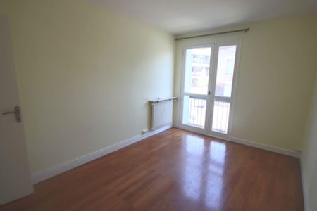 Location Appartement 2 pièces 49m² CHAMALIERES 63400 - Photo 4