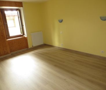 Location Appartement 3 pièces 106m² - Photo 3