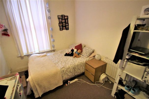 6 bedroom terraced house to rent - Photo 1