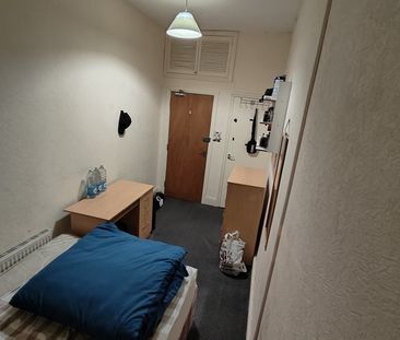 Room in a Shared Flat, Bristol Road, B29 - Photo 2