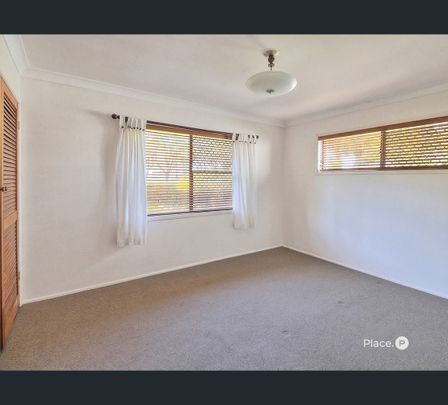 24 Marla Street, Robertson, Qld 4109 - Photo 1