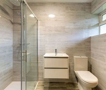 A stylish, recently refurbished one bedroom ground floor apartment ... - Photo 6