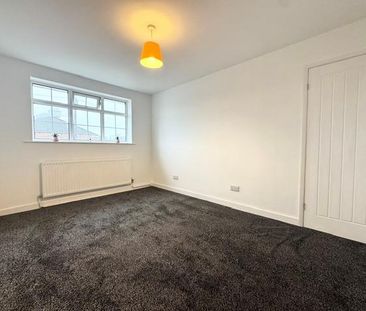 3 bedroom end of terrace house to rent - Photo 4