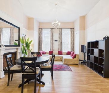 L'Academie, 14 College Gardens, Belfast, BT9 6BQ - Photo 2