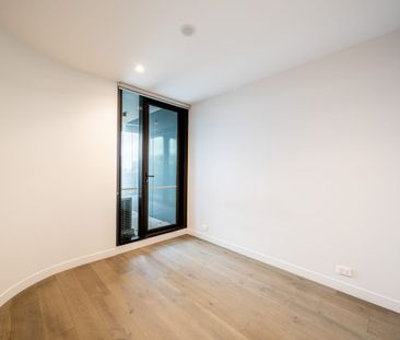 Resort-style living in the inner city! - Photo 5