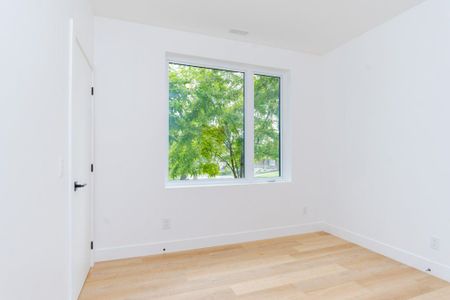 For Lease - 63 Lonborough Avenue, Toronto, Ontario - Photo 2