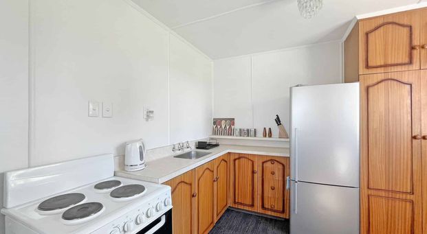 METHVEN, ONE BEDROOM, FULLY FURNISHED - Photo 1