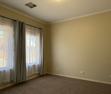 Modern, Stylish Living in Mawson Lakes - Photo 6
