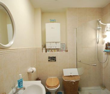 First floor flat, 22 Eastgate, Cowbridge, Vale of Glamorgan, CF71 7DG - Photo 3