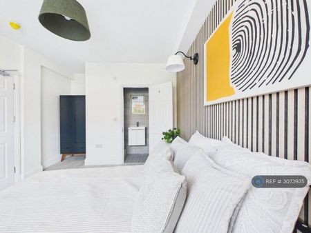 1 bedroom in a house share to rent - Photo 4