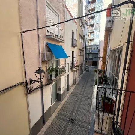 Alquiler de piso en Calle de Sant Jaume - Foto 1