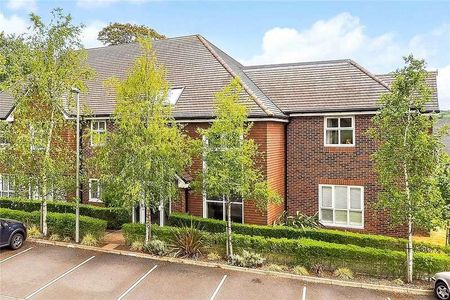 Farnham Road, Liss, Hampshire, GU33 - Photo 2