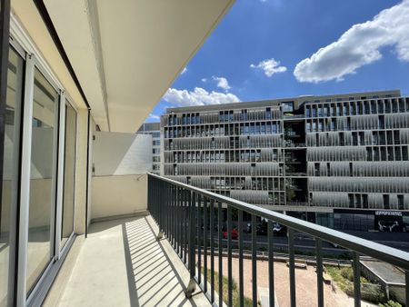 Location Appartement 3 pièces 68m² MONTROUGE 92120 - Photo 2