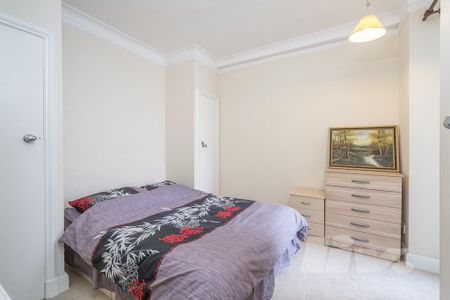 3 bedroom apartment to rent - Photo 5