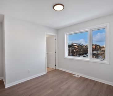 For Lease - 401 Glenroy Gilbert Drive Unit# 18, Barrhaven, Ontario - Photo 3