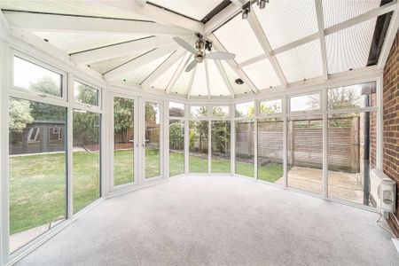 4 bedroom detached house to rent - Photo 2