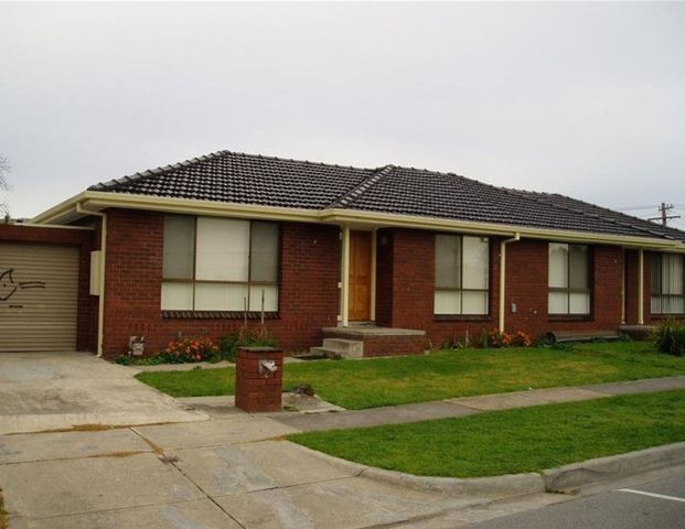 2 / 4 Ann Street, Dandenong - Photo 1