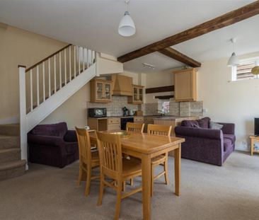 2 bedroom end of terrace house to rent - Photo 2