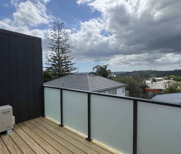 3 Bedrooms, Beach Haven - Photo 2