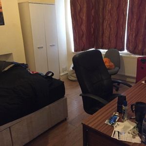 4 bedroom house to rent - Photo 2