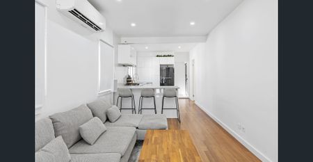 Fully renovated home in ideal location - Photo 3