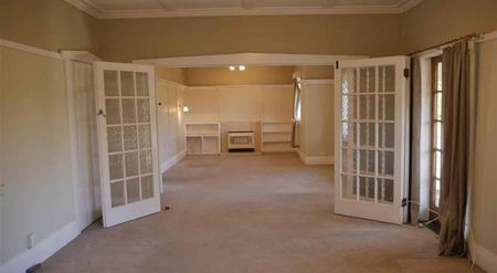 Spacious living near the CBD - Photo 2