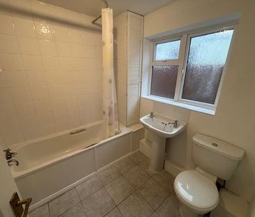 2 bedroom end of terrace house to rent - Photo 5