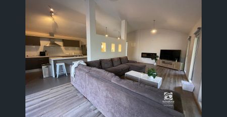 STYLISH & SECURE! - Photo 5