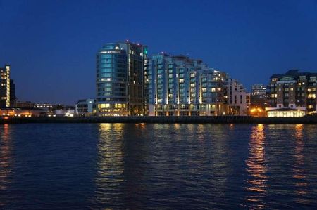 Altura Tower, Bridges Wharf, SW11 - Photo 2