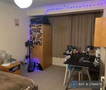 1 bedroom in a house share to rent - Photo 3