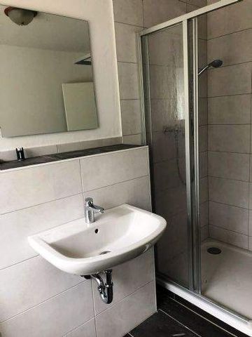 1 Raum Wohnung ab sofort Wilkau-Haßlau zu vermieten Bad mit Dusche neuwertig DG - Photo 5