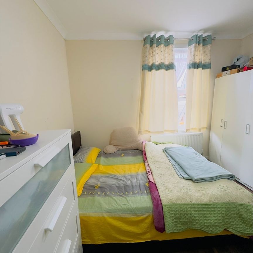 Room in a Shared House, Richmond Road, IG1 - Photo 2