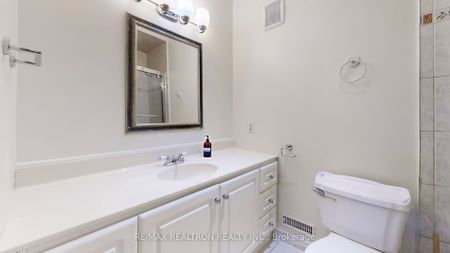 For Lease - 56 Scarbell Drive, Toronto, Ontario - Photo 4