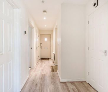 4 bedroom detached house to rent - Photo 3