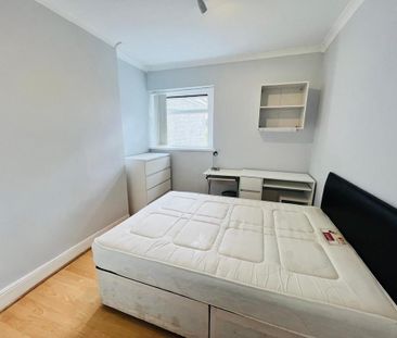 4 bedroom house share to rent - Photo 2