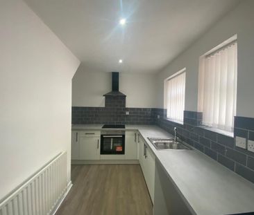 2 bedroom semi-detached house to rent - Photo 2