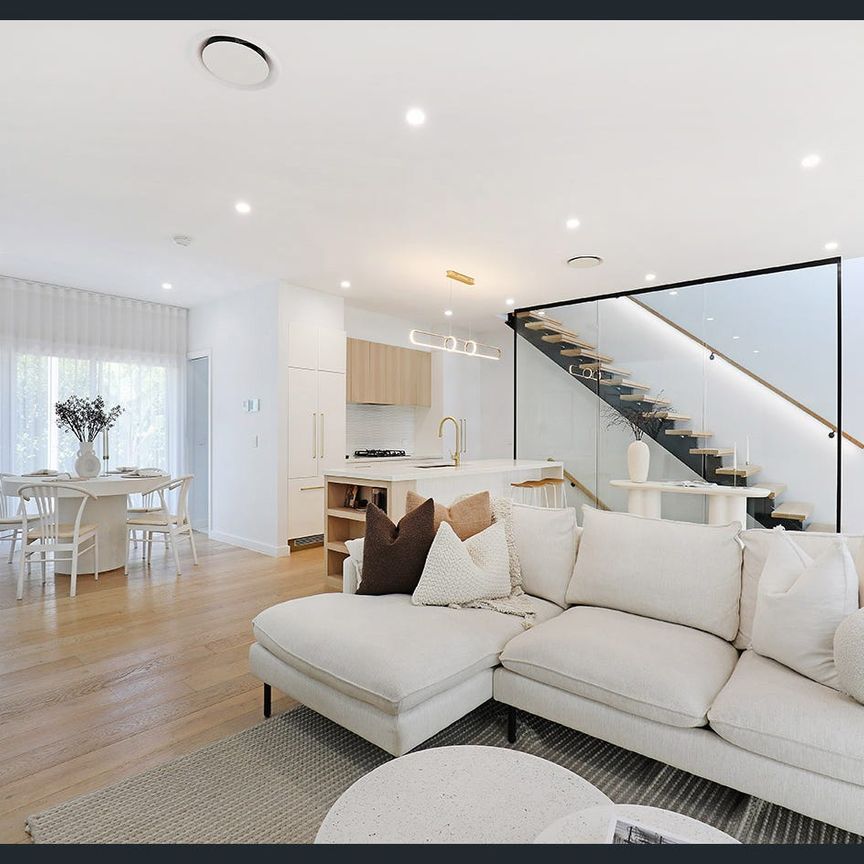 Peaceful Location Within A Short Walk to Thirroul Prescient. - Photo 1