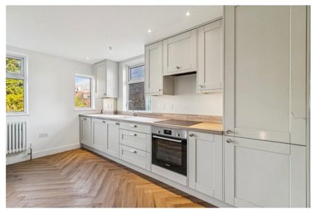 2 Bed Flat, Ellesmere Road, W4 - Photo 5