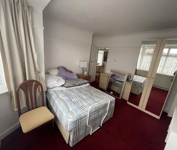 4 bedroom terraced house to rent - Photo 5